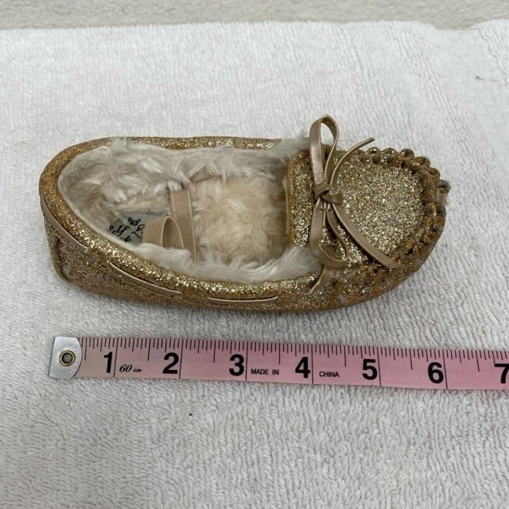 3/$25 Self Esteem Footwear Baby Girl Gold Glitter Faux Fur Moccasins Size 7 Cute